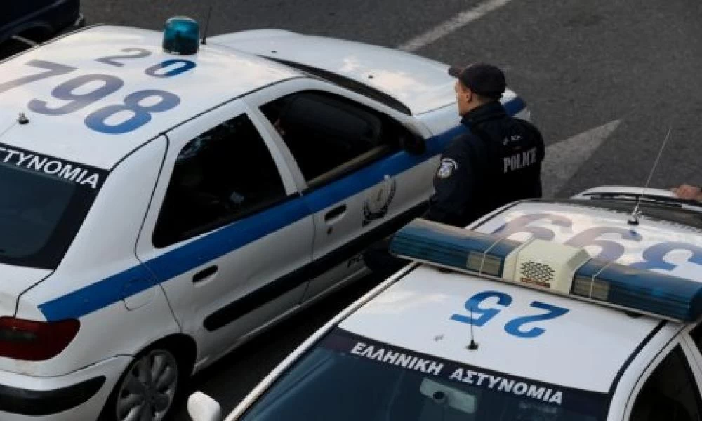 Πάτρα: Απατεώνες απέσπασαν χιλιάδες ευρώ, λίρες και κοσμήματα